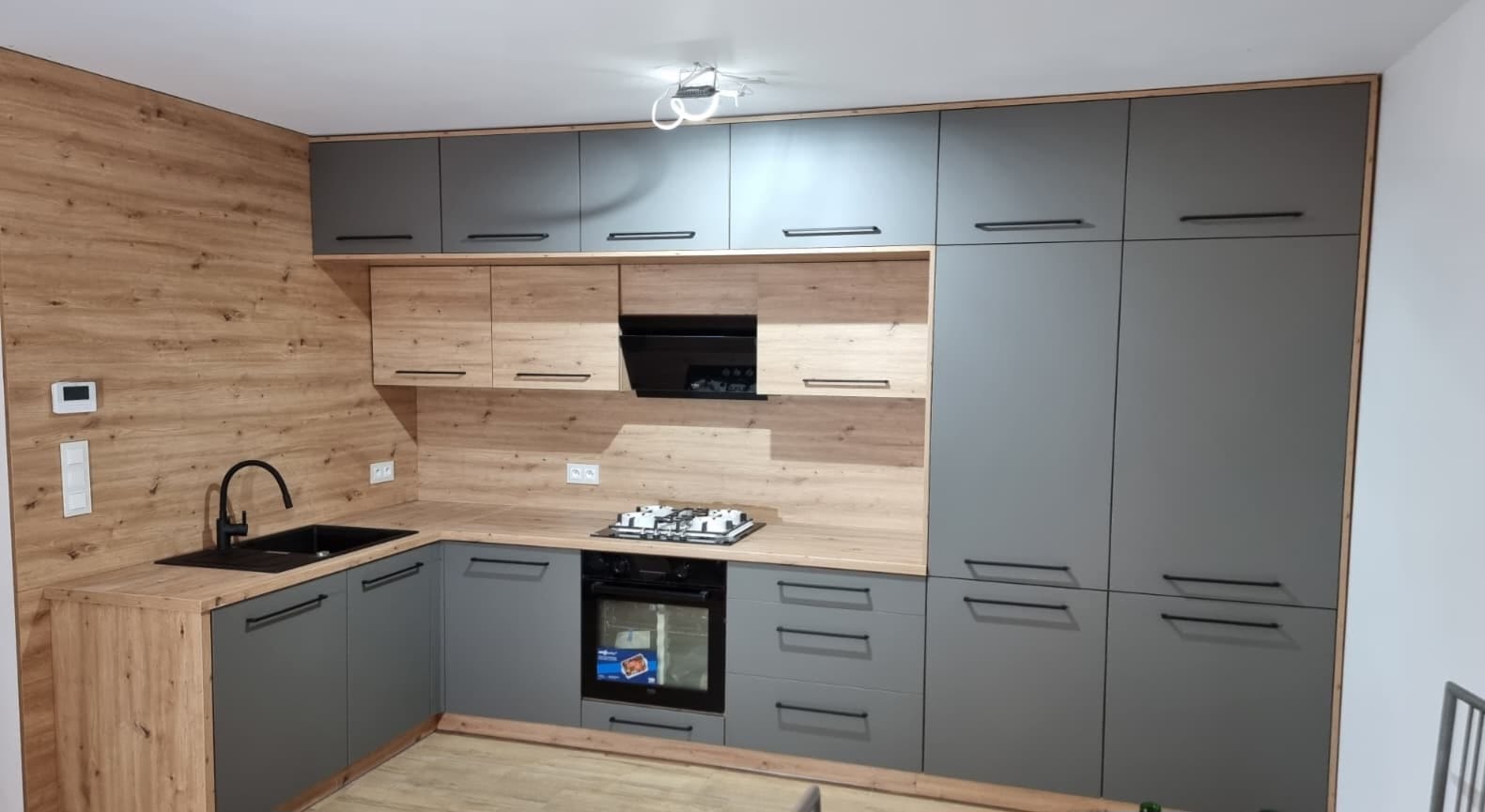 Kuchnia „Grafit & Dąb Artisan”